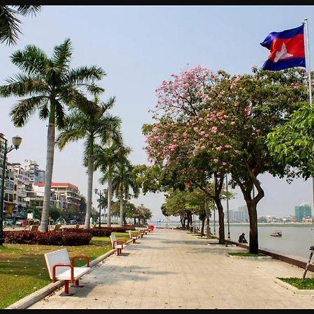 Hotel De Palace Phnom Penh Exteriör bild